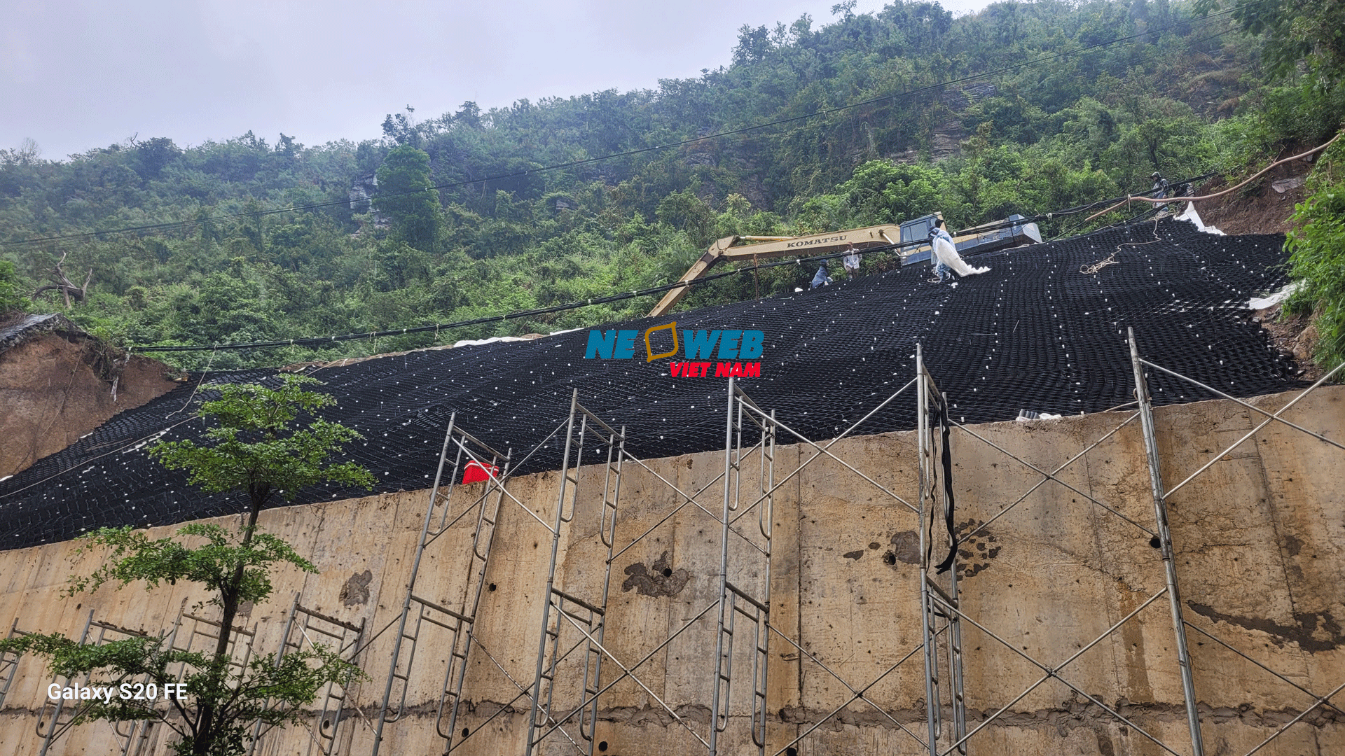 Kè chống sạt nở mái taluy đường lên Pháo Thần Công – Cát Bà