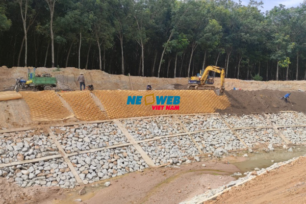 Dự án gia cố mái kênh - thuộc hệ thống thủy lợi Tà Pao - Bình Thuận